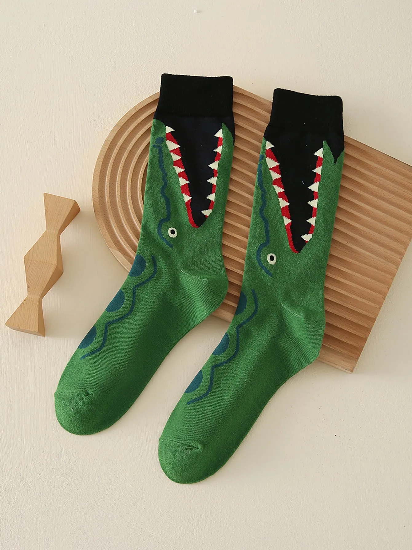 Cartoon Crocodile Pattern Crew Socks Silly Socks for Women Funky Socks Funny