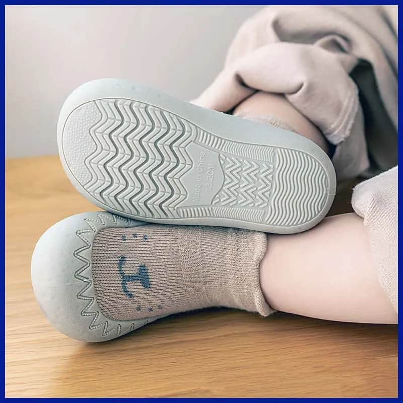 Non-Slip Baby Shoe Socks: Soft Rubber Sole for Confident Toddlers!