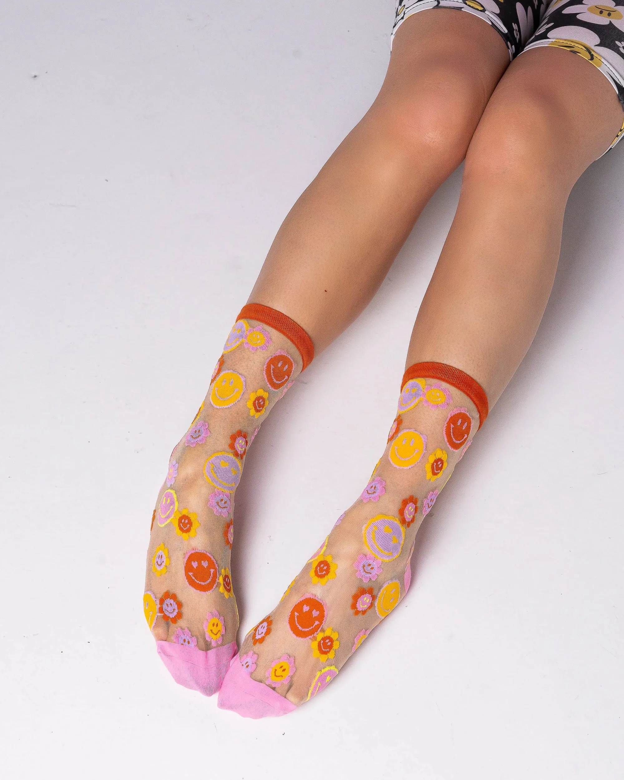 Smiley Face Daisy Sheer Crew Sock