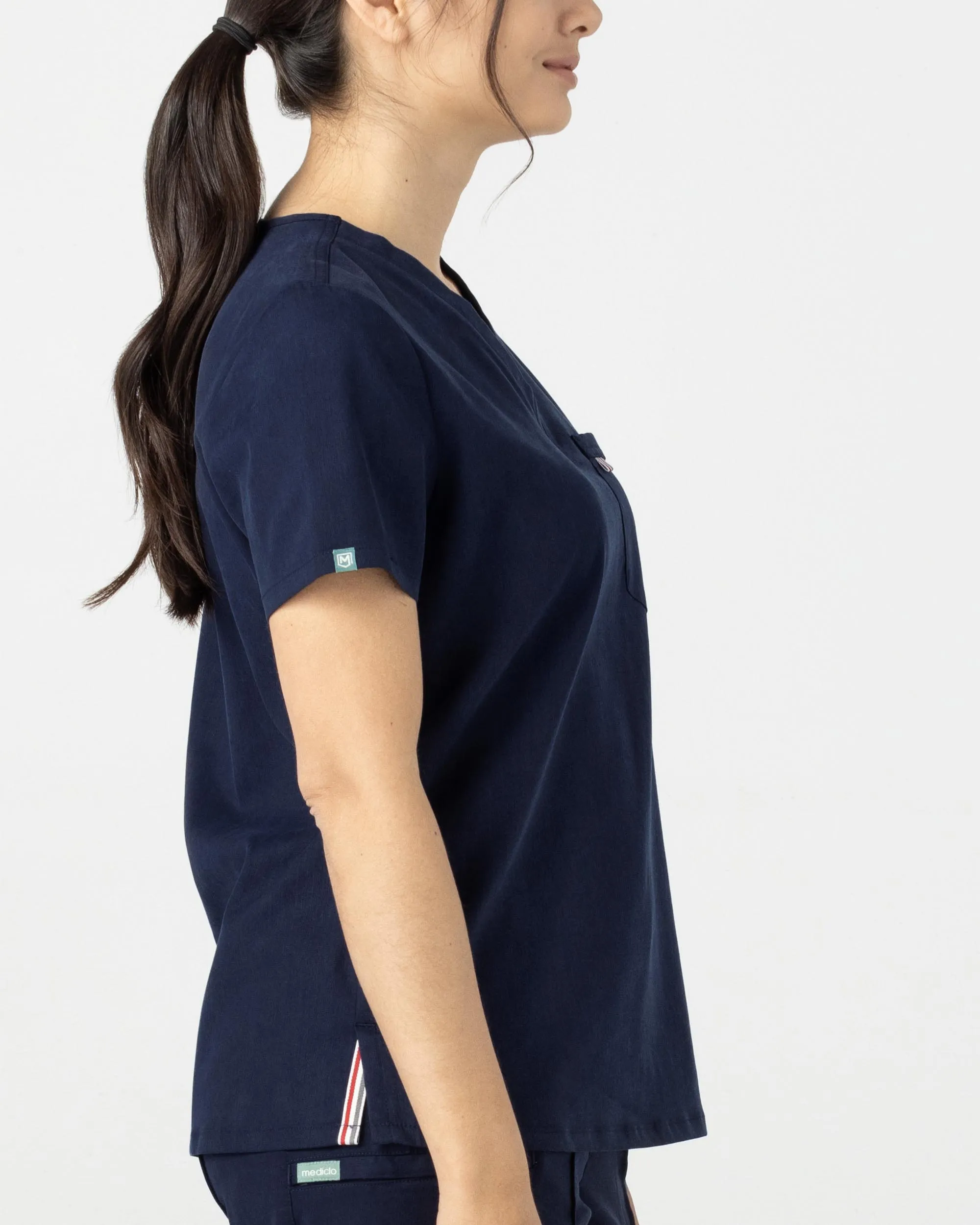 TENCEL™ Sal‎ ‎ Essential Scrub Top