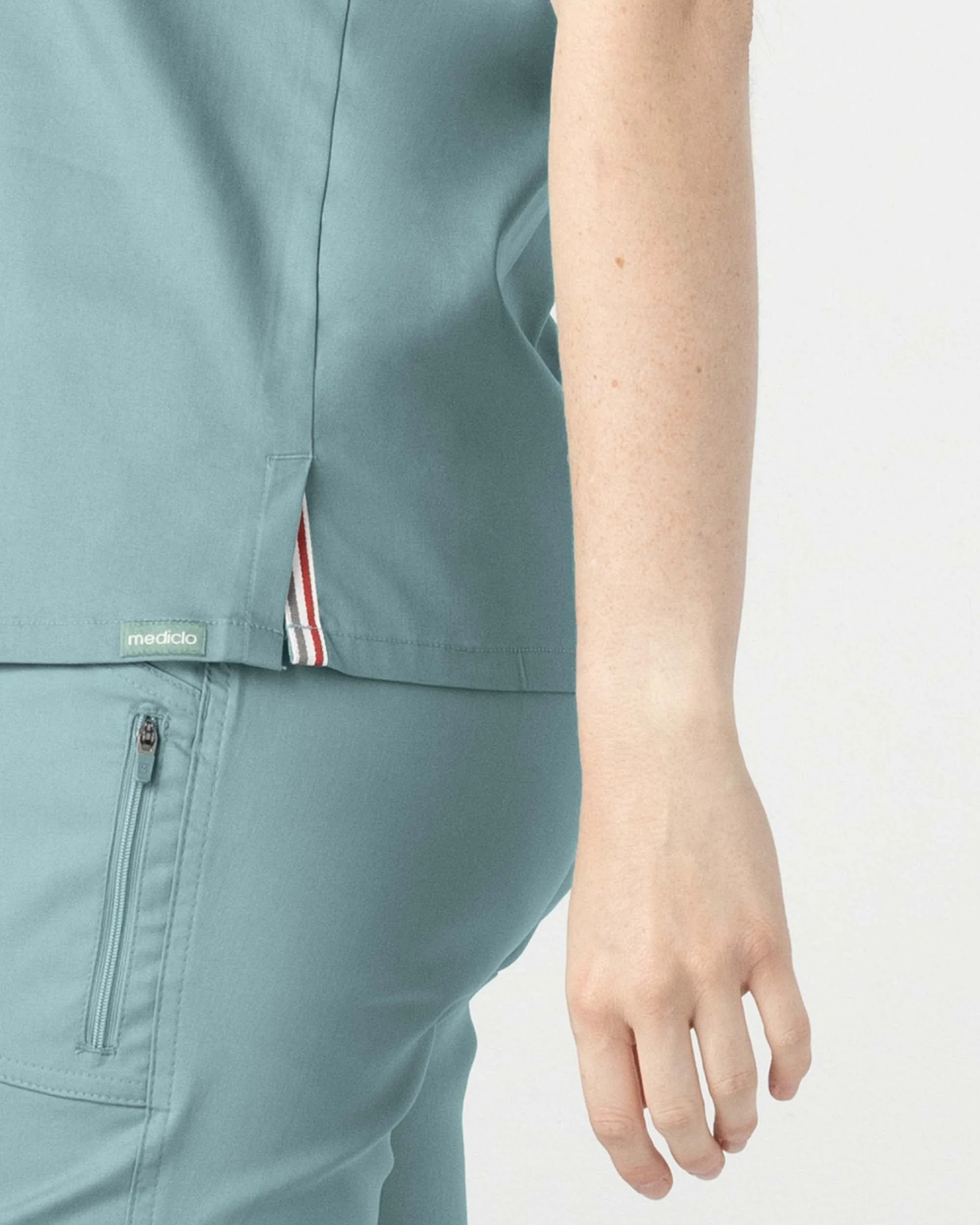 TENCEL™ Sal‎ ‎ Essential Scrub Top