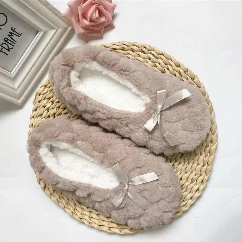 Women's Non-Slip Floor Socks Slipper ( Random Colour )